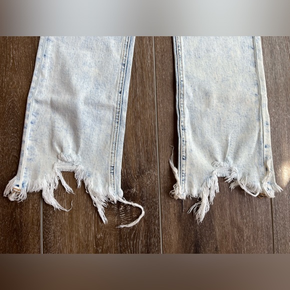 NWT Vervet high-rise skinny frayed jeans - Picture 3 of 4